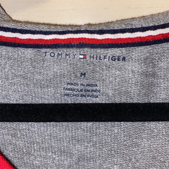Tommy Hilfiger Crop Sweater - Picture 2 of 3